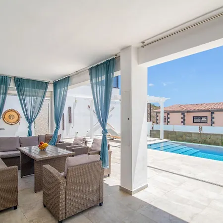 Villa Zion Tenerife With Heated Pool Costa Adeje