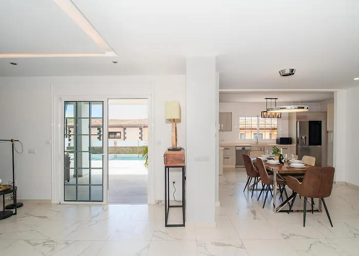 Вилла Zion Tenerife With Heated Pool *